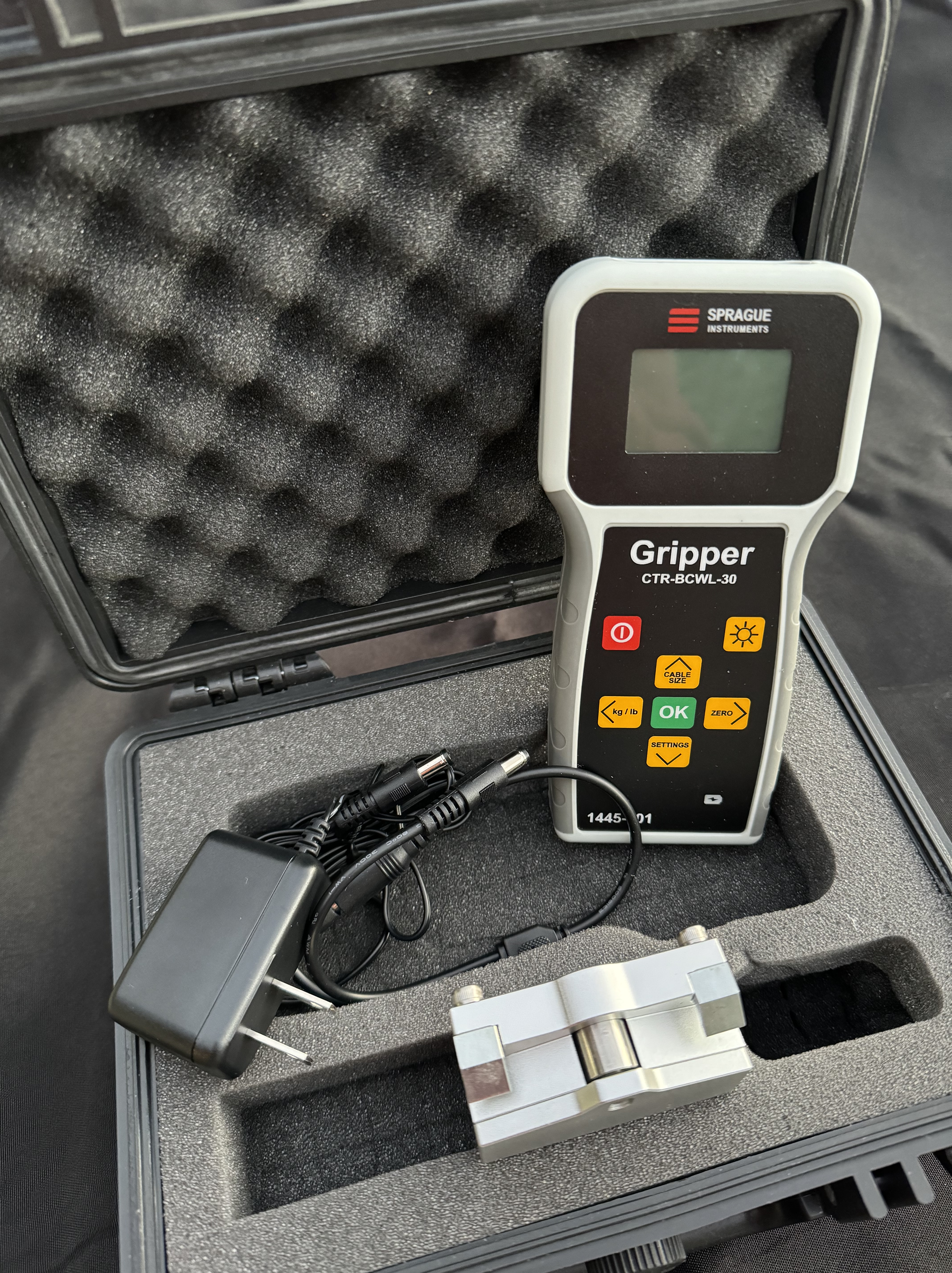 Includes carrying case with an easy-to-read, manual - one charger charges both the sensor and display case.